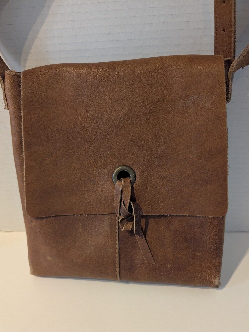 Hobo International  Leather Crossbody Bag Adjustable Strap. Brown